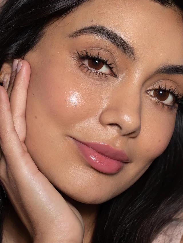 ILIA - Balmy Gloss Tinted Lip Oil | Smoothing Lip Color, Never Sticky | Hydrate, Plump + Moisturize with Hyaluronic Acid | Vegan, Cruelty + Gluten-Free (Linger, 0.14 fl oz | 4.3 ml)
