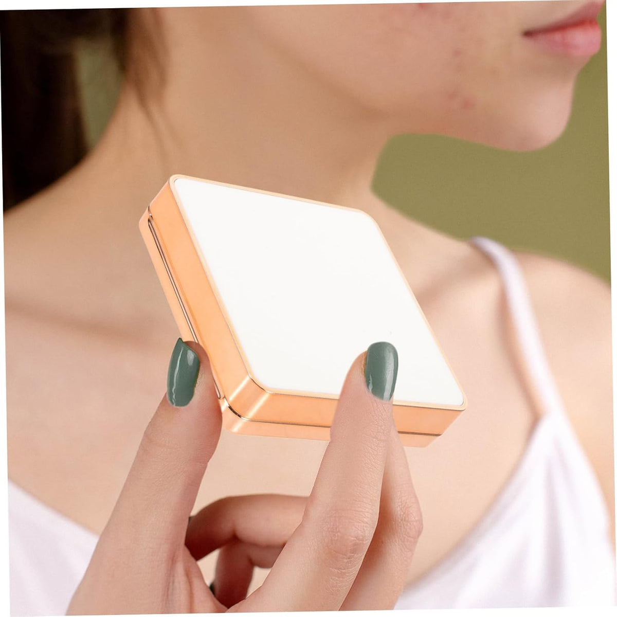 Empty Cushion Foundation Case with Sponge Puff Magnetic Makeup Container for Loose Powder Cream Portable Compact Design with Mirror Makeup Foundation Case for Travel Outdoor Use
