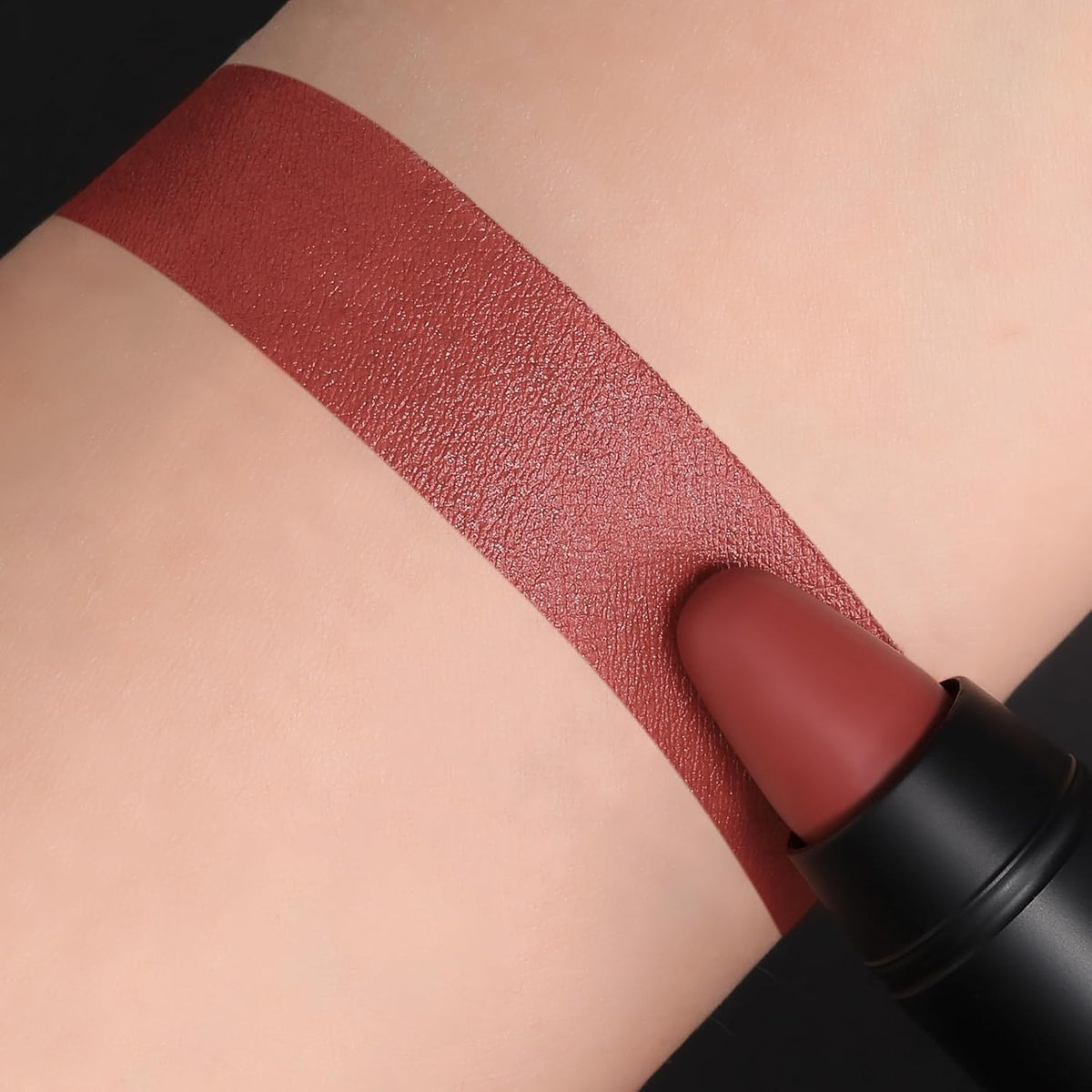 FOCALLURE Ultra Chic Matte Lipstick,Rich Vitamin E Lip Crayon,Lightweight Matte Color without Drying or Fading,Long Lasting Waterproof Lips Makeup,AUBURN