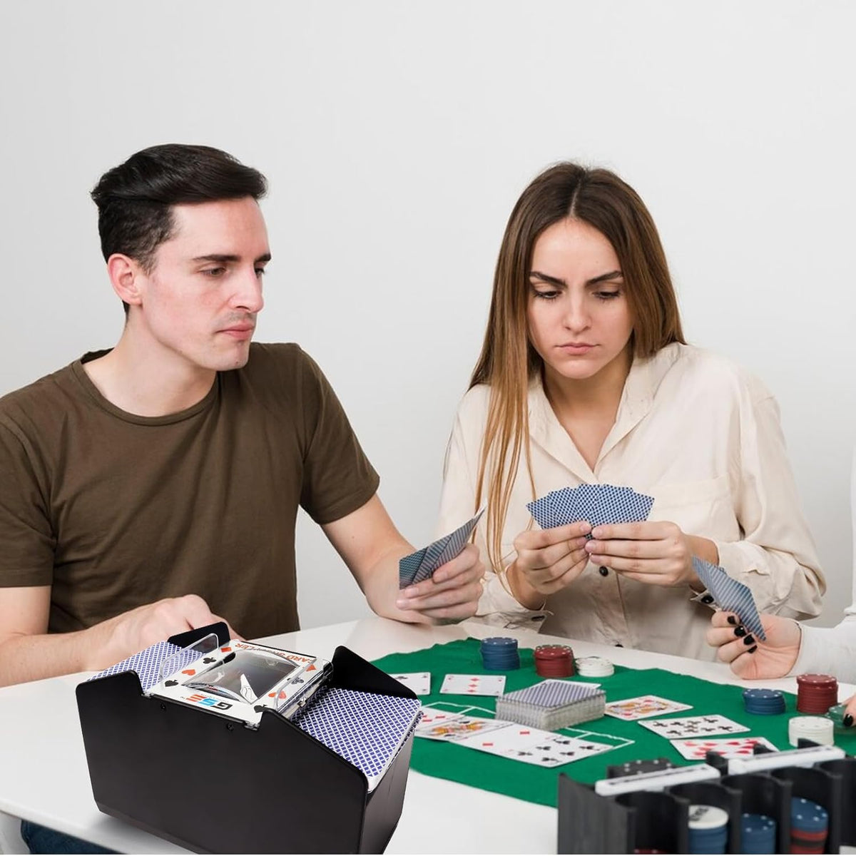 GSE Games & Sports Expert 4-Deck Automatic Card Shuffler, Battery-Operated Shuffler Machines for Playing Cards, Blackjack, Texas Hold'em, Canasta, Bridge, UNO Card Games