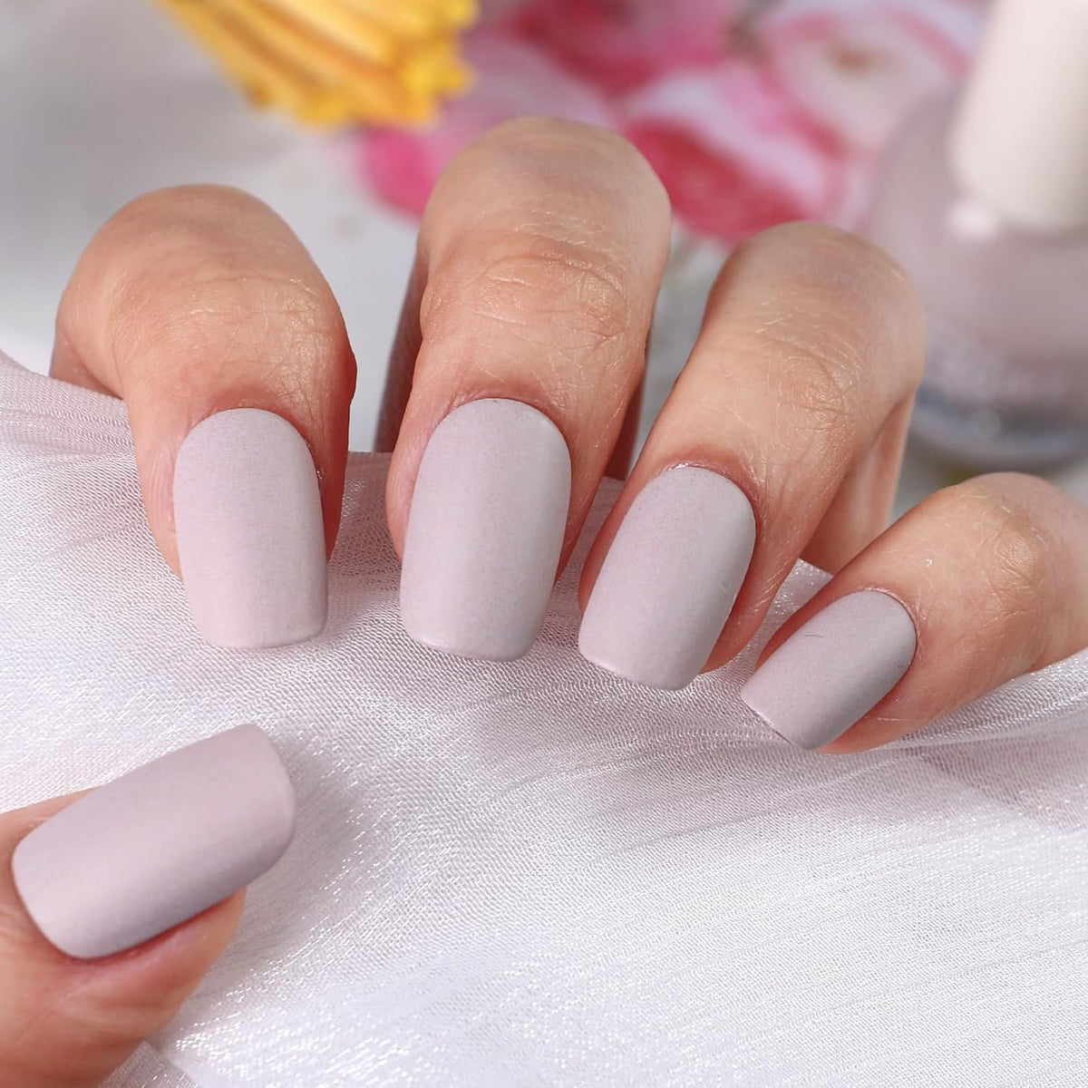 Matte Nail Polish Air Dry Nail Lacquer for Nail Art Varnish, Mist Effect Matte Finish Velvet Nail Polish, 0.35 fl oz (Light Gray-07, 10 ML)