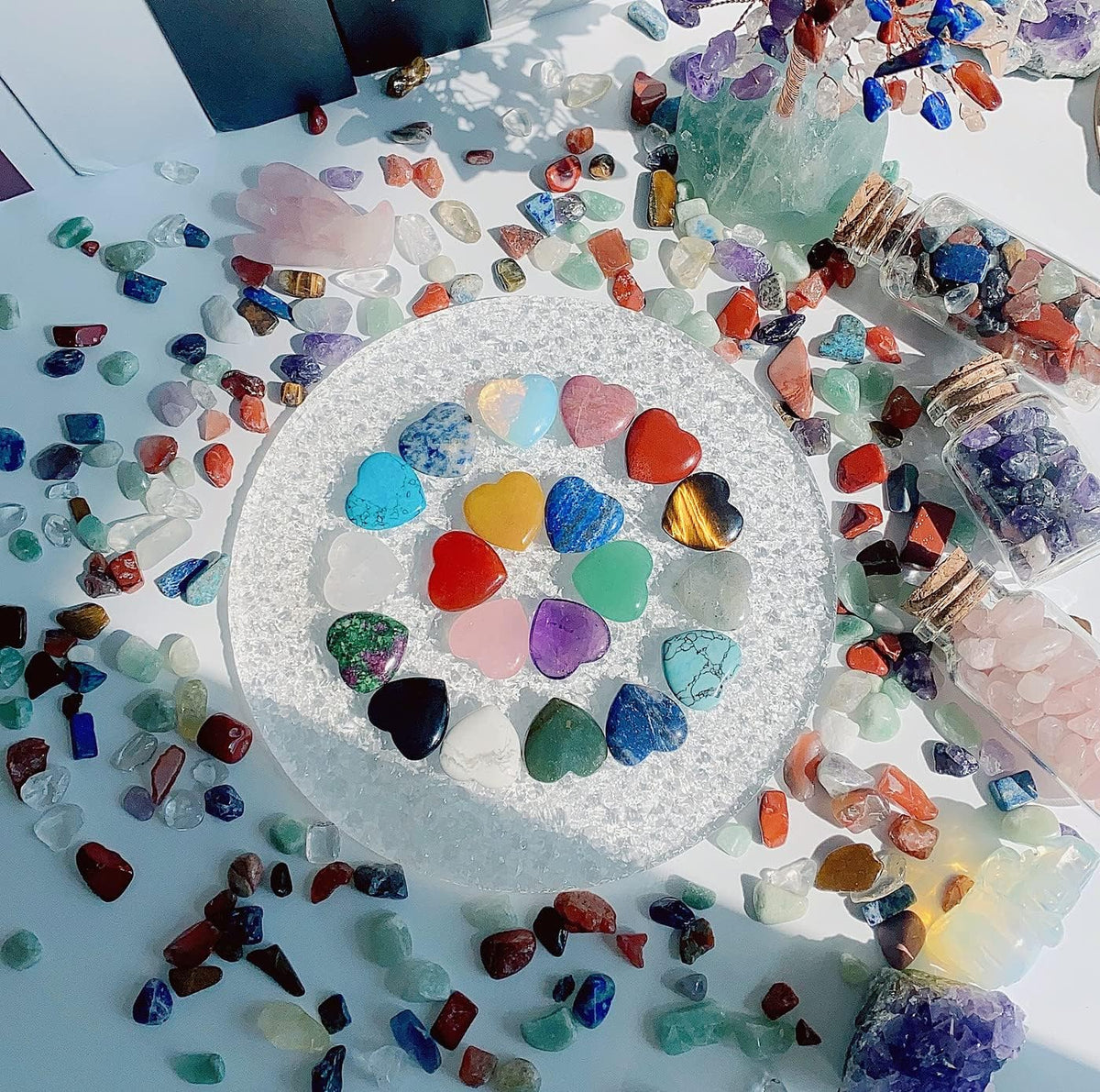 QINJIEJIE 30PCS Heart Crystals Healing Crystal Palm Natural Stones Polished Gemstones Amethyst Malachite Rose Quartz Assorted Set 0.8" Bulk Wholesale Reiki Energy Balancing Love Galentines Day Gifts