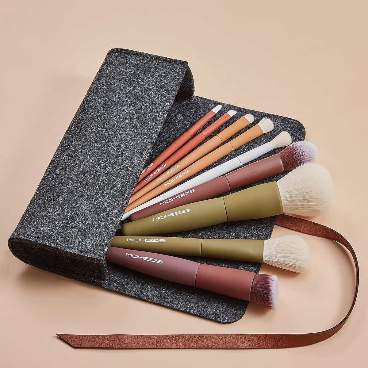 Makeup Brushes, EIGSHOW 5 Colors Essential Kabuki Makeup Brush Set with Ultra Soft Synthetic Fibers for Powder Blush Concealers Contouring Highlighting