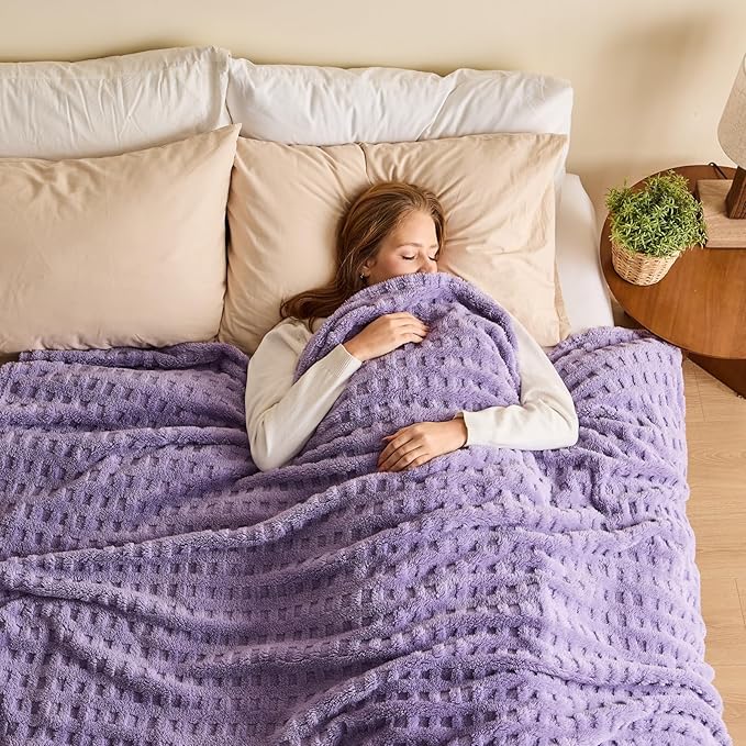 NEWCOSPLAY Super Soft King Blanket Lavender Premium Silky Flannel Fleece 3D Waffle Checkered Lightweight Bed Blanket All Season Use (Lavender, King(90"x110"))