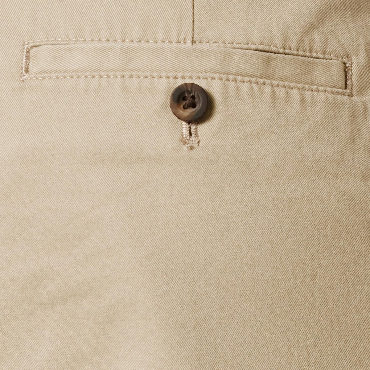 Amazon Essentials Men's Classic-Fit 7" Chino Shorts, Khaki, 34